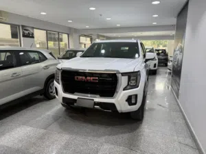 GMC . Yukon . 2023 . Used3