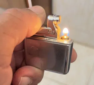ولاعه تعمل بي الغاز من النوادر