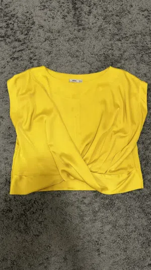 Used clothes in a very good condition size S & M