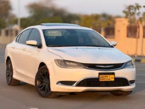 Used Chrysler 200 in Al Dakhiliya
