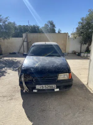 أوبل كاديت موديل 1990 للبيع على وضعها
