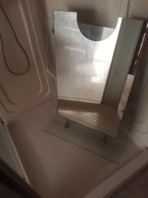 مرايه حمام بحالة جيدة