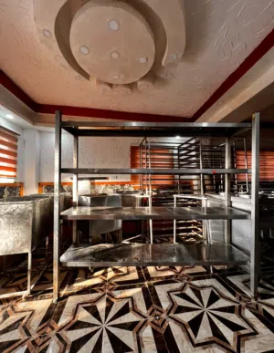 عدة حلويات كاملة من جميع ما يلزم الحلويات صدور كنافة صاجات بسطات كلو بحال لجديد وبأسعار مناسبة