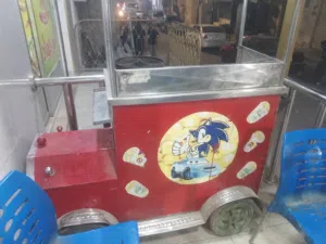 عرباي ذرة وبطاطا مستعملة مع عدتها كاملة بدون جرة غاز ماشاء الله عليها ما فيها اشي