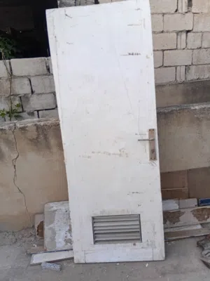 باب حمام مستعمل