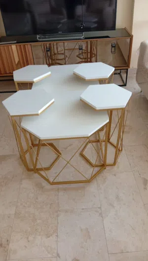 طاوله مجالس مع 4طاولات صغار