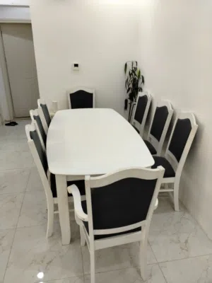 طاولت طعام 8كراسي على السوم