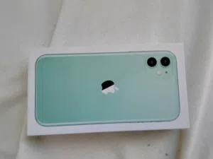 Apple iPhone 11 128 GB in Central Governorate