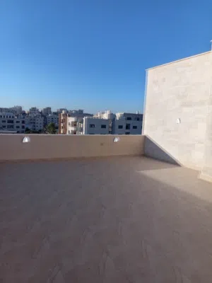 شقة طابق رابع مع روف