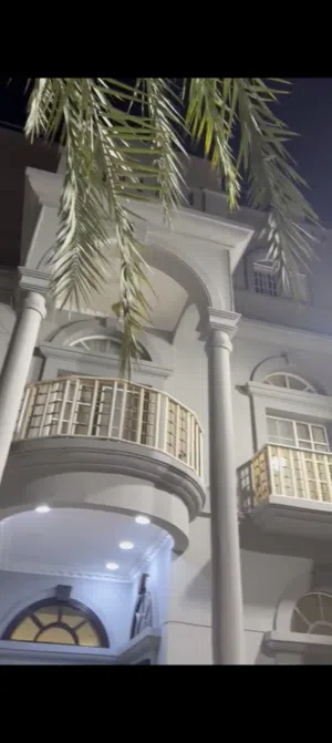 For sale big villa in arad