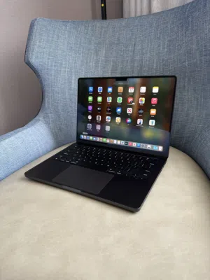 Apple MacBook Pro M4 14.2inch battery 100% بسعر مغري جدا