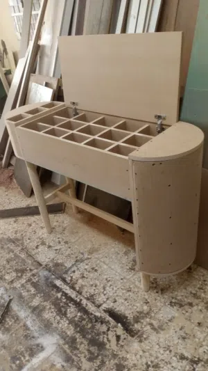 طاولة تسريحة make up مع مرآة