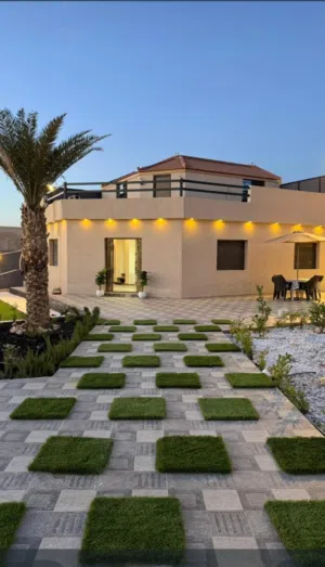 4 Bedrooms . 3 Bathrooms . 180 m23