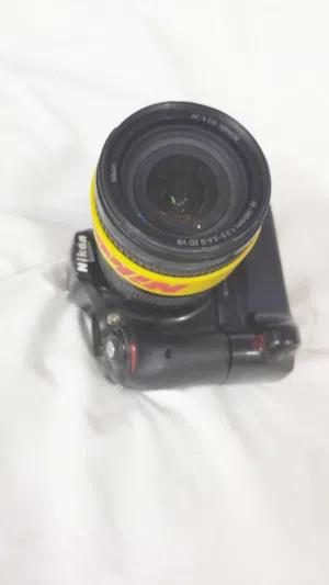 كاميرا نيكون [ d5200] بحالة جيدة للبيع