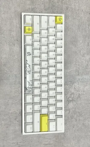 كيبورد Ducky one mini استعمال خفيف نظيفة ومع إضاءة RGB ب 10 دينار لأسرع مشتري وغير قابل للتفاوض