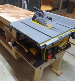 Dewalt Table saw + Stanley mitre saw منشار طاوله ديوالت و منشار قص ستانلي