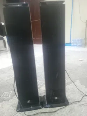 سماعات مكبرات صوت
