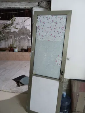 باب المنيوم