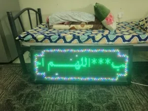 شاشه الكترونيه تستعمل في المحلات التجاريه والمطاعم
