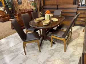 طاوله سفره 6 كراسي بحاله ممتازه