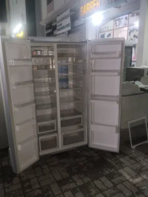 Hitchi fridge good working conditions need and clean