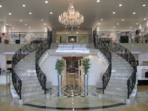 350 m2 4 Bedrooms Townhouse for Sale in Basra Saie