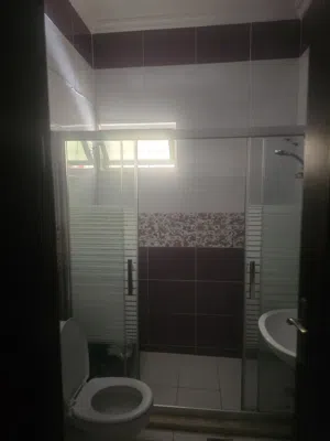 بيت شبه مستقل للايجار السنوي