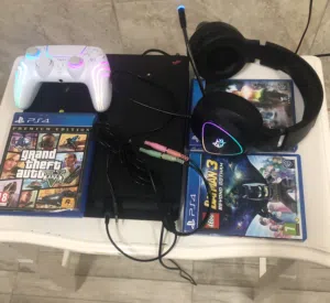 بلايستيشن 4 للبيع جميع ملحقاته