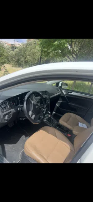 * Volkswagen e-golf 2016 Se edition * فحص كامل 7 جيد * وراد الماني قطعت مسافة 84 الف
