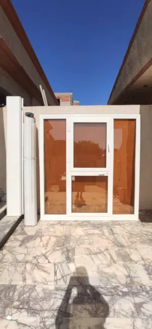 باب المونيوم