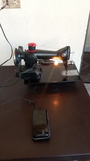 مكينة خياطة