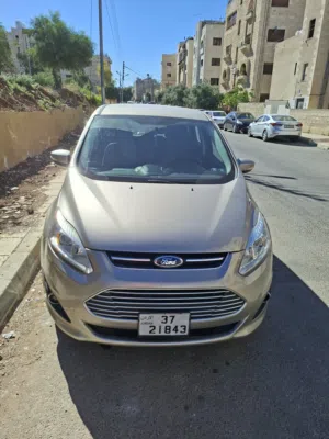 سيارة فورد فاميلي C-MAX موديل 2017 هايبرد مرخصة وموصفات أمريكية