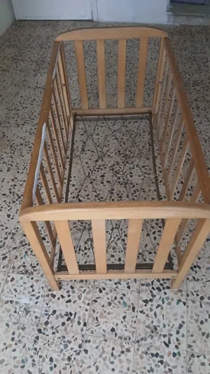 سرير بيبي بدون فرشه