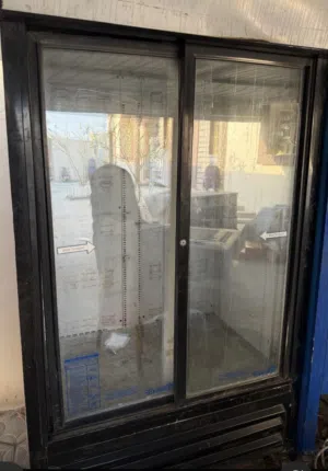 ثلاجه زجاجيه + ثلاجه طاولة