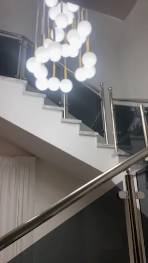 ٤ غرف نوم . ٣ حمّامات . 1000 م٢4