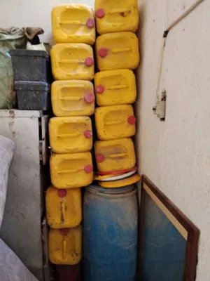 متوفر 12 براميل كما في الصور المكان طرابلس