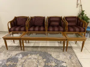 للبيع طقم كنب كلاسيكي كامل - خشب زان ثقيل بحالة ممتازة