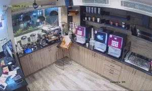 مطعم معجنات وباريستا مشاريب مطعم تشطيب 5 نجوم