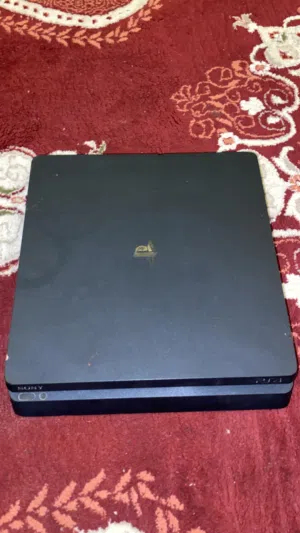للبيع بلاستيشن 4 سلم