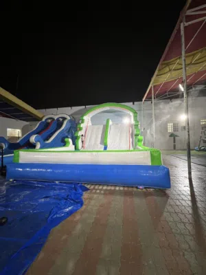 لعبة كبيرة الحجم مائية