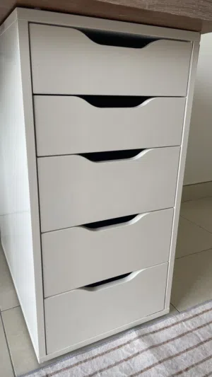 Ikea alex drawers negotiable قابل للتفاوض
