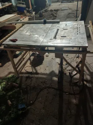 ميز منشار خشب كامل مع معداته فريزه منشار فاكيو