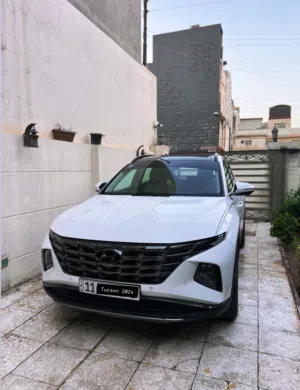 توسان خليجي موديل24 و ماشيه 14 الف فقط
