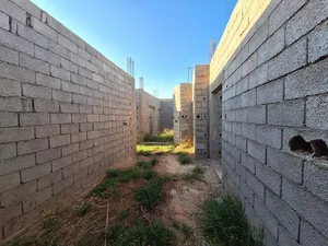 5 Bedrooms . 4 Bathrooms . 320 m20