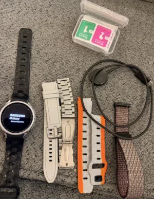 ساعة سامسونج اصلية Samsung Galaxy Watch6 Classic 47mm مع مجموعة من الإضافات
