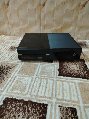 اكس بوكس وان فات جهاز نضيف وياه ملحقاته و جويستك الاصلية