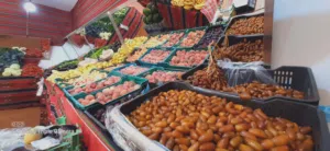 بضاعة محل خطروات كامله مرايات وطاولات