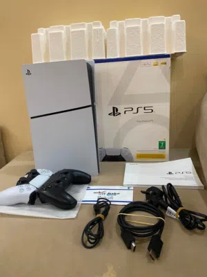 ps5 slim CD with extra controllr