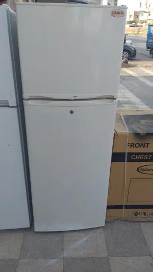 ثلاجه كاستل حجم 350 لتر نوفروست لون ابيض بحاله جيده