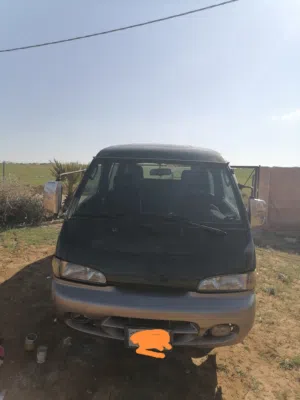 باص H100 موديل 2000 للبيع